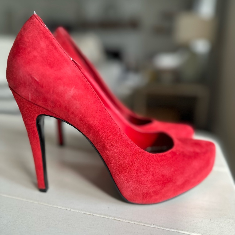 BCBG red 7.5 high heels